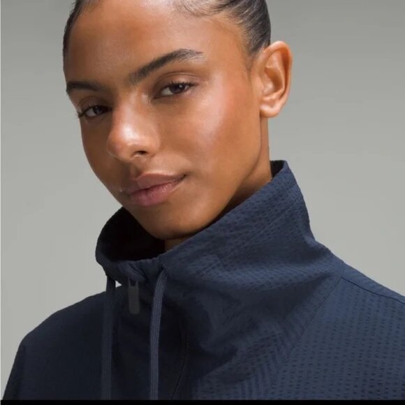 Lululemon True Navy Pack Light Pullover - Picture 4 of 4